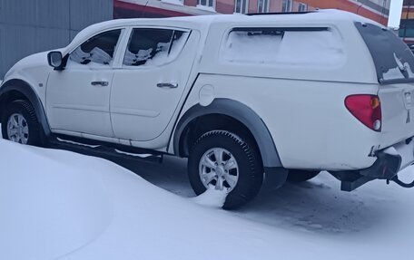 Mitsubishi L200 IV рестайлинг, 2014 год, 1 600 000 рублей, 4 фотография