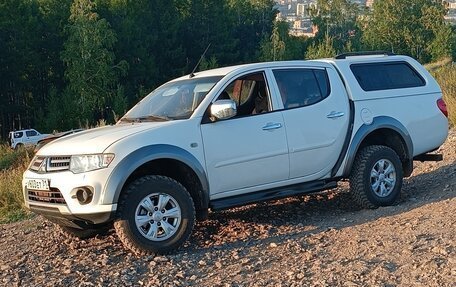 Mitsubishi L200 IV рестайлинг, 2014 год, 1 600 000 рублей, 8 фотография