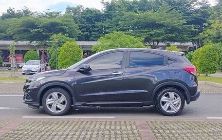 Honda Vezel, 2020 год, 1 370 000 рублей, 5 фотография