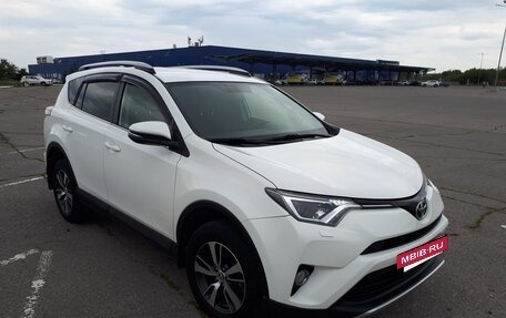 Toyota RAV4, 2016 год, 2 590 000 рублей, 2 фотография