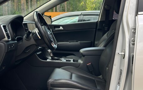 KIA Sportage IV рестайлинг, 2020 год, 2 395 000 рублей, 20 фотография