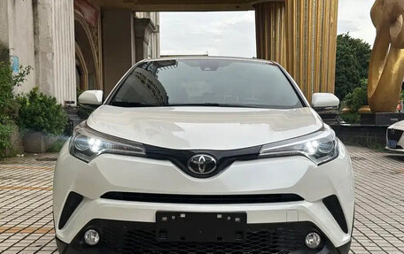 Toyota C-HR I рестайлинг, 2021 год, 1 600 000 рублей, 2 фотография