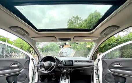 Honda Vezel, 2021 год, 1 700 000 рублей, 10 фотография