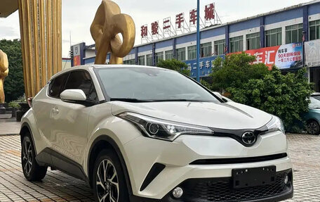 Toyota C-HR I рестайлинг, 2021 год, 1 600 000 рублей, 3 фотография