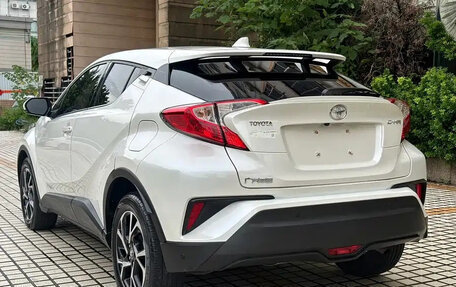 Toyota C-HR I рестайлинг, 2021 год, 1 600 000 рублей, 6 фотография