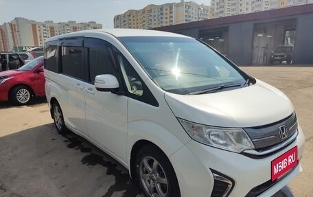 Honda Stepwgn IV, 2015 год, 1 950 000 рублей, 3 фотография