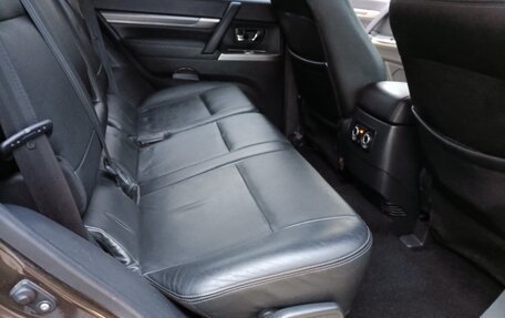 Mitsubishi Pajero IV, 2014 год, 2 400 000 рублей, 15 фотография