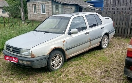 Volkswagen Vento, 1991 год, 110 000 рублей, 2 фотография