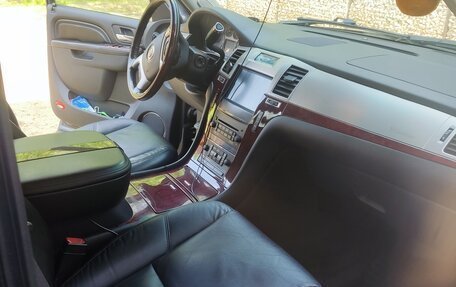 Cadillac Escalade III, 2011 год, 2 300 000 рублей, 13 фотография