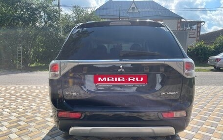 Mitsubishi Outlander III рестайлинг 3, 2014 год, 1 100 000 рублей, 5 фотография