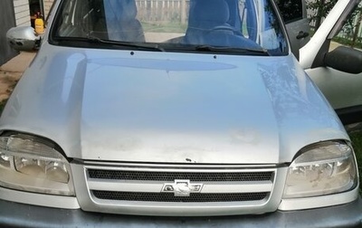 Chevrolet Niva I рестайлинг, 2004 год, 180 000 рублей, 1 фотография