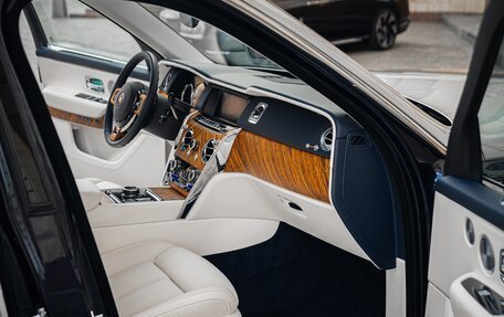 Rolls-Royce Cullinan, 2021 год, 38 000 000 рублей, 9 фотография
