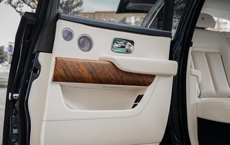 Rolls-Royce Cullinan, 2021 год, 38 000 000 рублей, 11 фотография