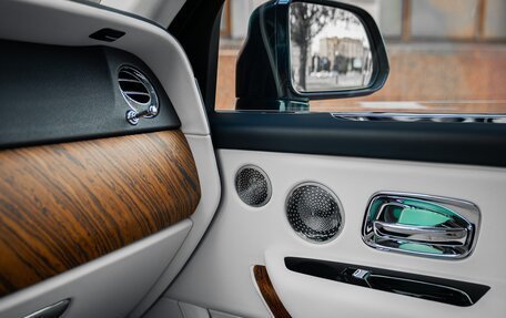 Rolls-Royce Cullinan, 2021 год, 38 000 000 рублей, 17 фотография