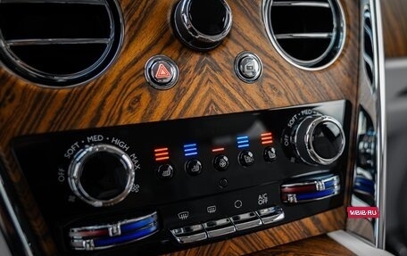Rolls-Royce Cullinan, 2021 год, 38 000 000 рублей, 18 фотография