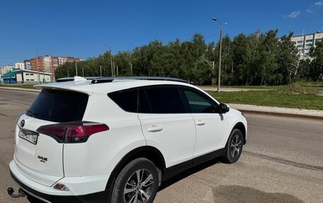 Toyota RAV4, 2016 год, 1 990 000 рублей, 4 фотография