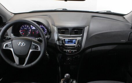 Hyundai Solaris II рестайлинг, 2016 год, 899 000 рублей, 15 фотография