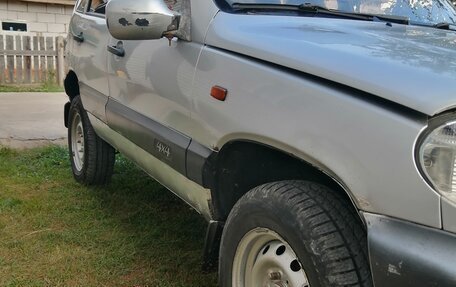 Chevrolet Niva I рестайлинг, 2004 год, 180 000 рублей, 5 фотография