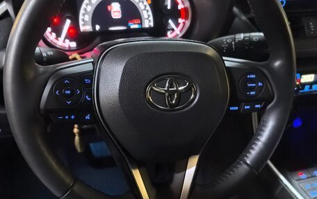 Toyota RAV4, 2021 год, 4 000 000 рублей, 10 фотография