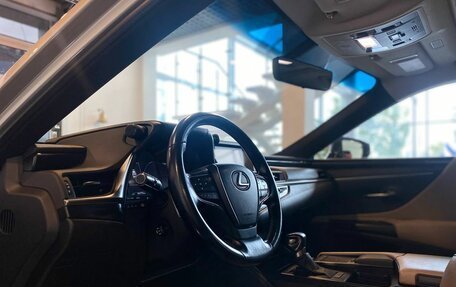 Lexus ES VII, 2018 год, 3 800 000 рублей, 23 фотография