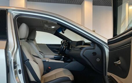 Lexus ES VII, 2018 год, 3 800 000 рублей, 29 фотография