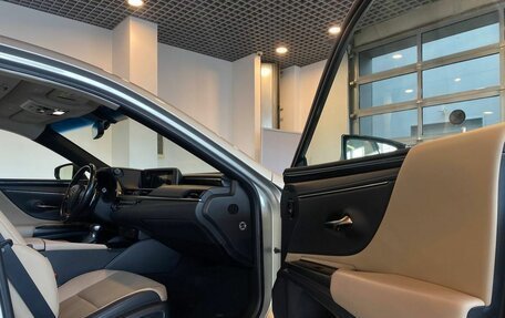 Lexus ES VII, 2018 год, 3 800 000 рублей, 27 фотография