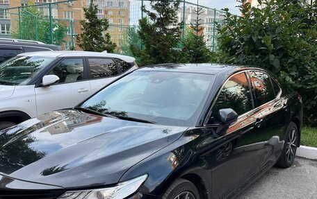 Toyota Camry, 2021 год, 2 977 000 рублей, 2 фотография