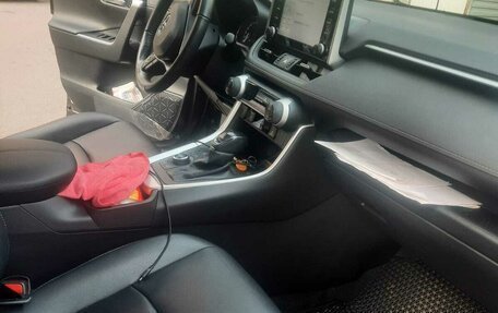 Toyota RAV4, 2021 год, 3 400 000 рублей, 5 фотография
