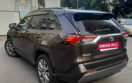 Toyota RAV4, 2021 год, 3 400 000 рублей, 3 фотография
