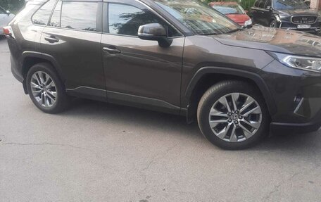 Toyota RAV4, 2021 год, 3 400 000 рублей, 6 фотография