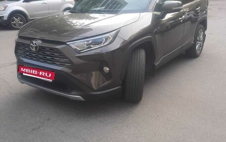 Toyota RAV4, 2021 год, 3 400 000 рублей, 8 фотография