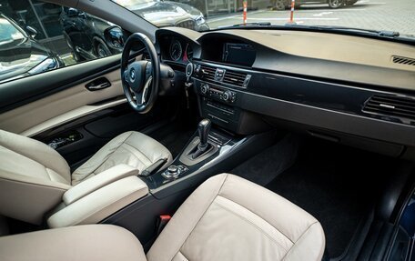 BMW 3 серия, 2011 год, 1 750 000 рублей, 16 фотография