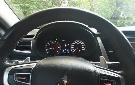 Mitsubishi Pajero Sport III рестайлинг, 2018 год, 3 250 000 рублей, 16 фотография