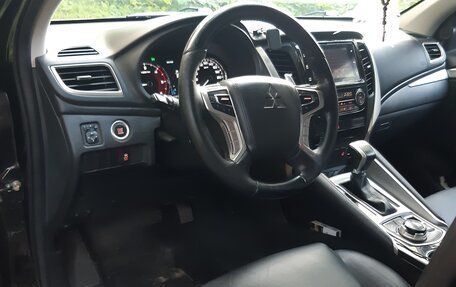 Mitsubishi Pajero Sport III рестайлинг, 2018 год, 3 250 000 рублей, 20 фотография