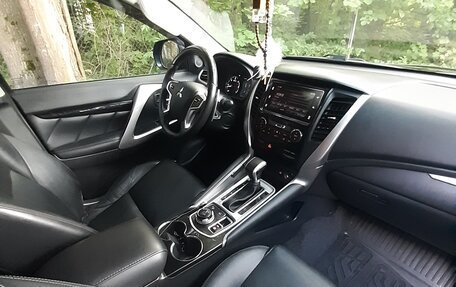 Mitsubishi Pajero Sport III рестайлинг, 2018 год, 3 250 000 рублей, 19 фотография