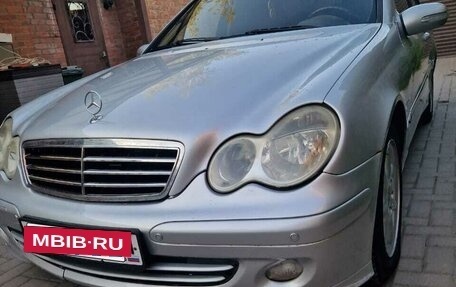 Mercedes-Benz C-Класс, 2004 год, 650 000 рублей, 4 фотография