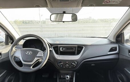 Hyundai Solaris II рестайлинг, 2018 год, 680 000 рублей, 5 фотография