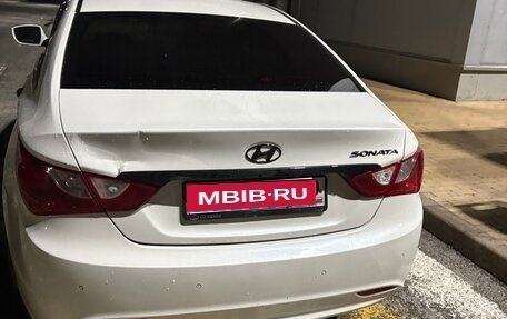 Hyundai Sonata VI, 2010 год, 650 000 рублей, 1 фотография