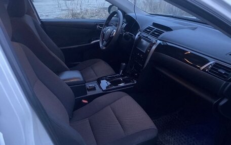 Toyota Camry, 2015 год, 1 700 000 рублей, 7 фотография