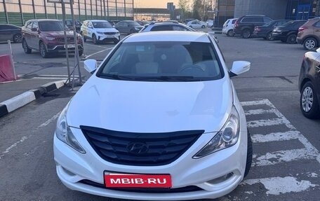 Hyundai Sonata VI, 2010 год, 650 000 рублей, 4 фотография