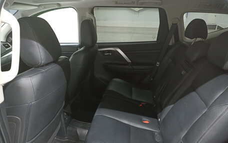 Mitsubishi Pajero Sport III рестайлинг, 2020 год, 3 960 000 рублей, 15 фотография