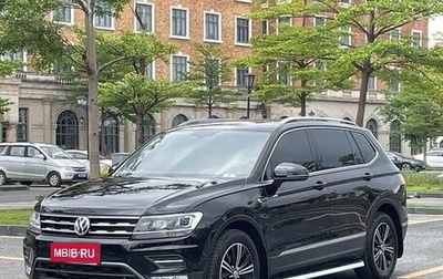 Volkswagen Tiguan II, 2020 год, 2 200 000 рублей, 1 фотография