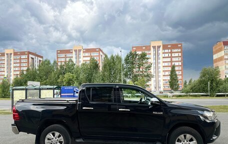 Toyota Hilux VIII, 2018 год, 3 200 000 рублей, 6 фотография