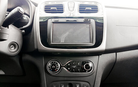 Renault Sandero II рестайлинг, 2015 год, 799 000 рублей, 19 фотография