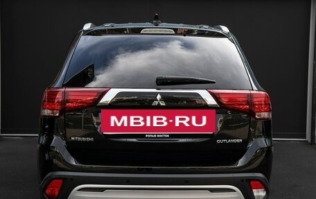 Mitsubishi Outlander III рестайлинг 3, 2019 год, 2 045 000 рублей, 6 фотография