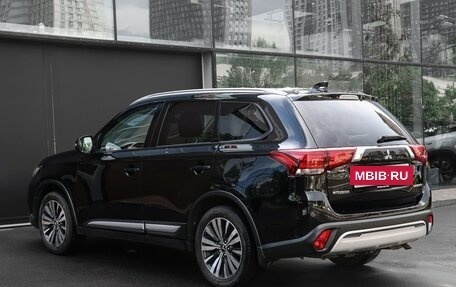 Mitsubishi Outlander III рестайлинг 3, 2019 год, 2 045 000 рублей, 7 фотография