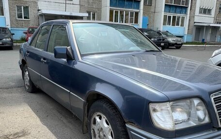 Mercedes-Benz E-Класс, 1993 год, 220 000 рублей, 2 фотография
