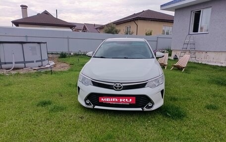 Toyota Camry, 2017 год, 1 557 000 рублей, 2 фотография