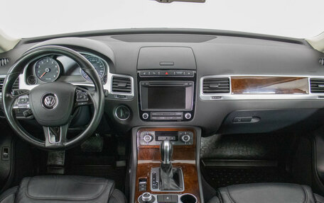 Volkswagen Touareg III, 2015 год, 1 940 000 рублей, 15 фотография