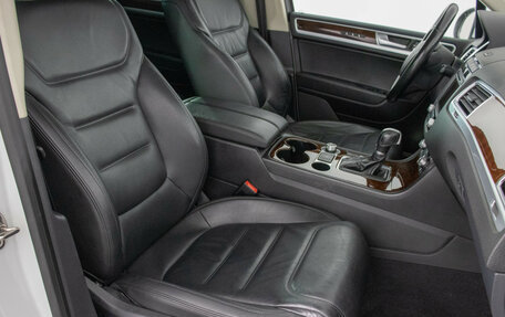 Volkswagen Touareg III, 2015 год, 1 940 000 рублей, 10 фотография